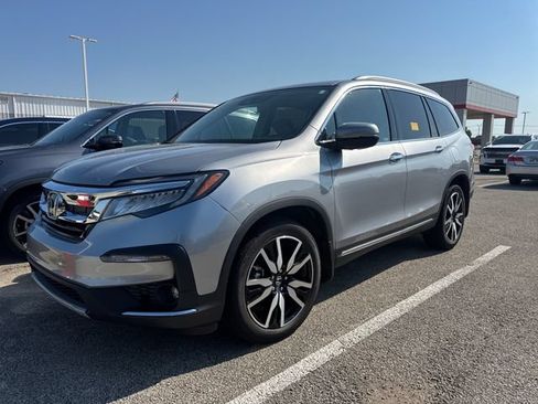 Used 2020 Honda Pilot Touring image 1