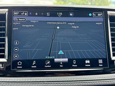 Used 2024 Chrysler Pacifica Limited FWD image 18