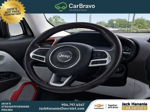 Used 2017 Jeep Renegade Limited FWD image 11