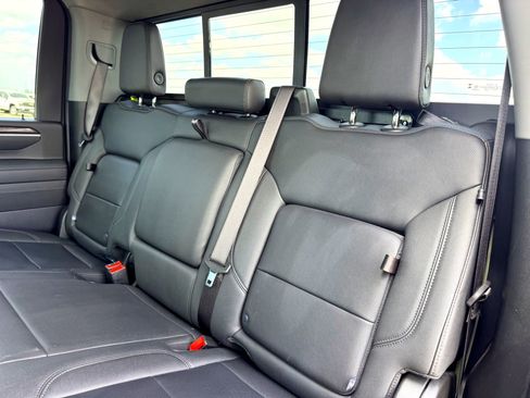 Used 2025 Chevrolet Silverado 2500 LTZ w/ LTZ Premium Package image 17