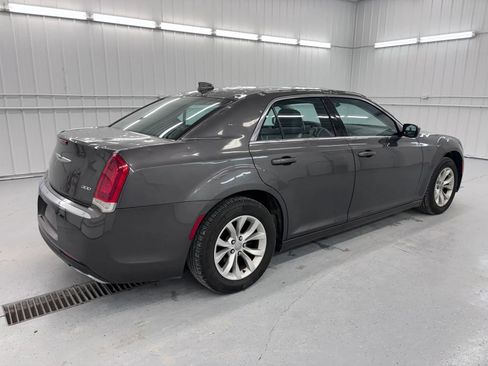Used 2015 Chrysler 300 Limited RWD image 6