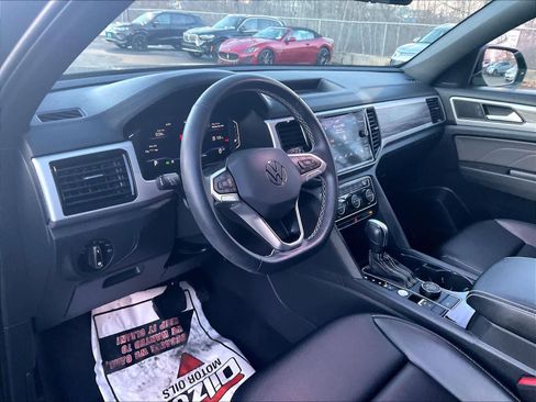 Certified 2022 Volkswagen Atlas Cross Sport SE image 8
