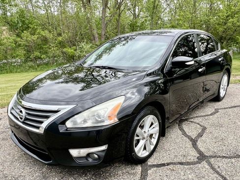 Used 2015 Nissan Altima 2.5 SV w/ Convenience Package FWD image 1