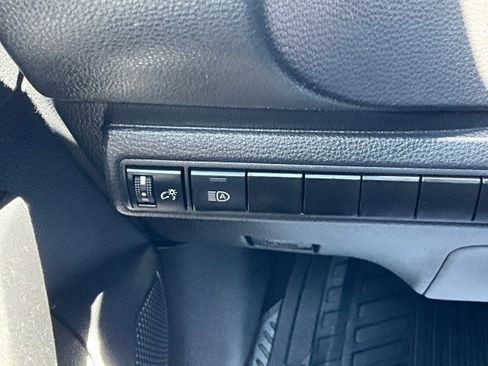 Used 2021 Toyota Corolla LE FWD image 13
