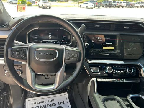 Used 2024 GMC Sierra 3500 Denali w/ Denali Reserve Package AWD/4WD image 9