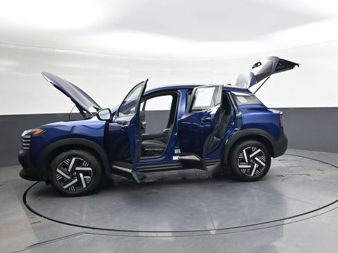 Used 2026 Nissan Kicks SV image 41