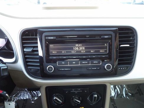 Used 2013 Volkswagen Beetle 2.5 image 19