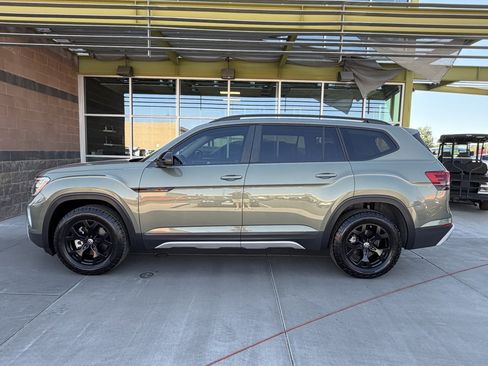 Used 2024 Volkswagen Atlas Peak Edition SEL AWD/4WD image 7