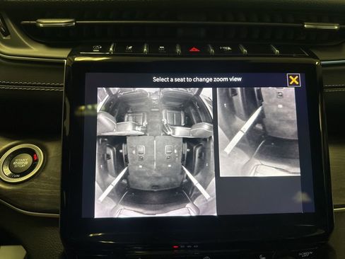 Used 2023 Jeep Grand Cherokee L Limited AWD/4WD image 12