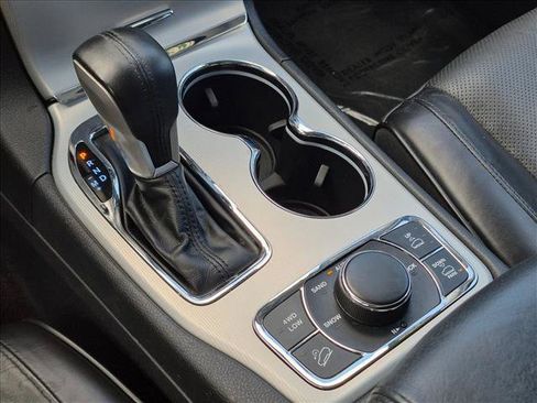Used 2018 Jeep Grand Cherokee Summit AWD/4WD image 12