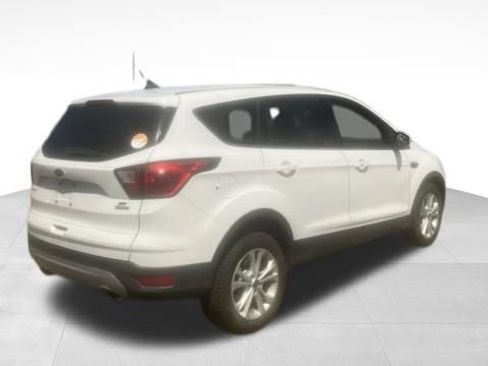 Certified 2019 Ford Escape SE FWD image 7