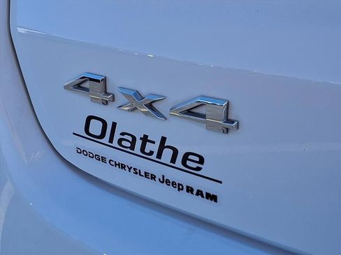 Used 2024 Jeep Compass Latitude image 20