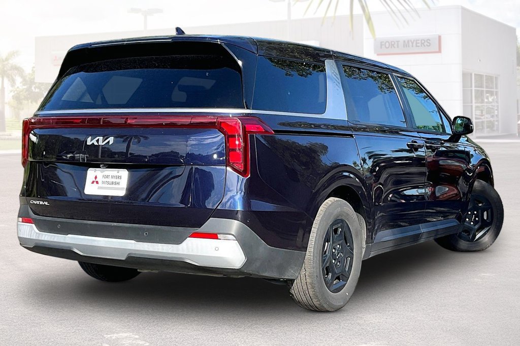 Used 2026 Kia Carnival FWD image 31