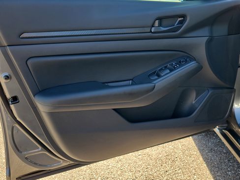 Certified 2025 Nissan Altima 2.5 S image 17