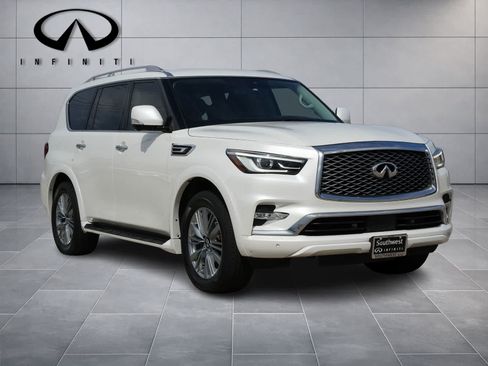 Used 2023 INFINITI QX80 Luxe w/ Cargo Package AWD/4WD image 3