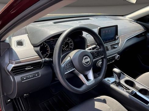 Used 2025 Nissan Altima 2.5 SV FWD image 20