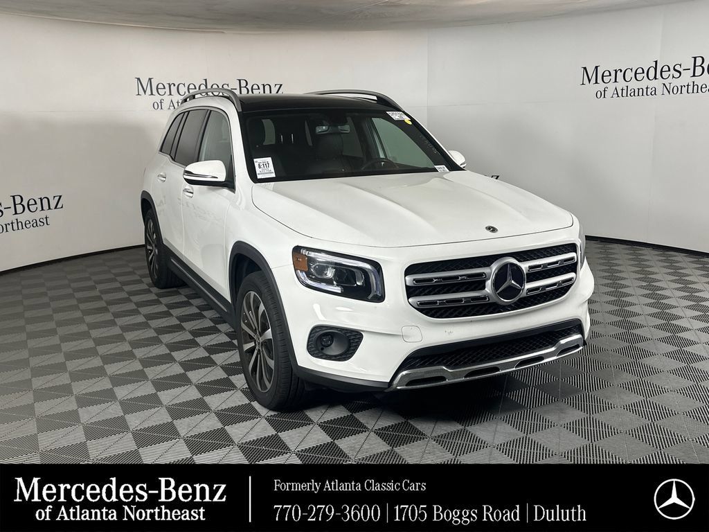 Used 2023 Mercedes-Benz GLB 250 w/ Premium Package image 1