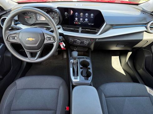 Used 2026 Chevrolet Trax LS FWD image 22