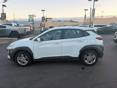 Used 2021 Hyundai Kona SE FWD image 4