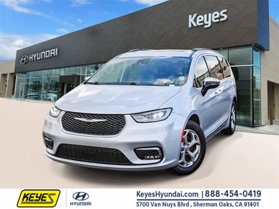 Used 2023 Chrysler Pacifica Limited