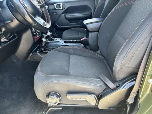 Used 2023 Jeep Gladiator Mojave w/ Trailer Tow Package AWD/4WD image 20