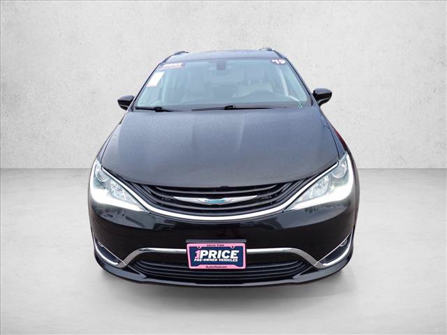 Used 2019 Chrysler Pacifica Touring-L FWD image 6