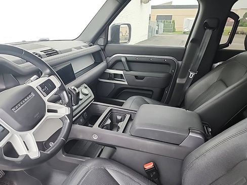 Used 2022 Land Rover Defender 110 SE AWD/4WD image 2