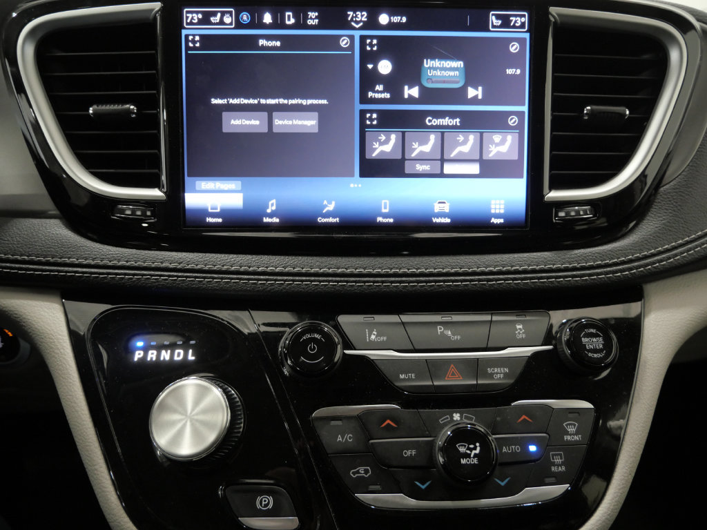 Used 2023 Chrysler Pacifica Touring-L FWD image 20