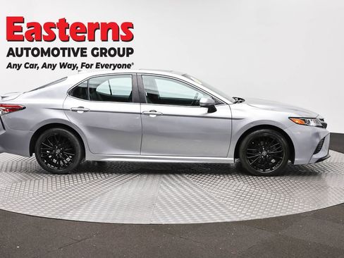 Used 2019 Toyota Camry SE FWD image 4