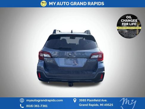 Used 2018 Subaru Outback 2.5i Premium AWD/4WD image 6