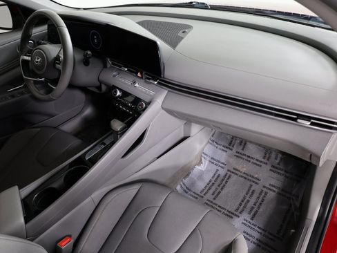 Used 2023 Hyundai Elantra SEL w/ Convenience Package image 28