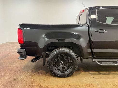 Used 2022 Chevrolet Colorado Z71 w/ Z71 Midnight Edition AWD/4WD image 36