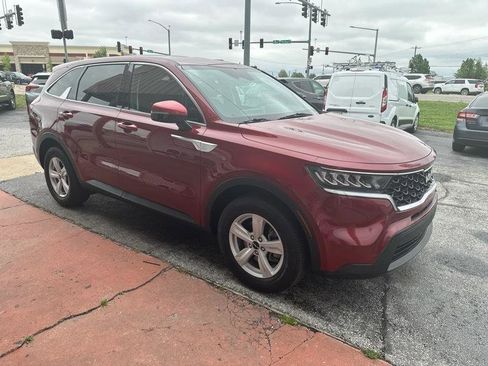 Used 2022 Kia Sorento LX image 3