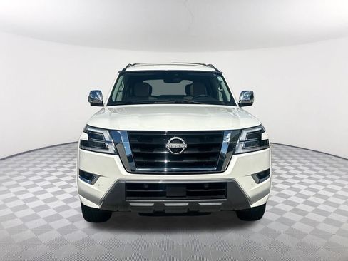 Used 2024 Nissan Armada Platinum w/ Captain's Chairs Package RWD image 2