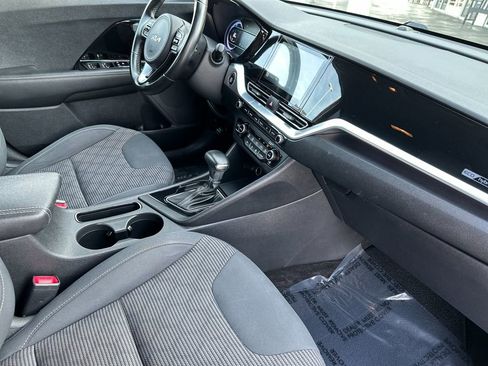 Used 2022 Kia Niro LXS image 16