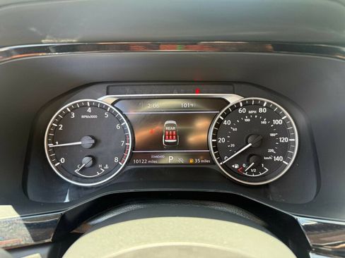 Used 2024 Nissan Pathfinder SL w/ Black Appearance Package FWD image 4