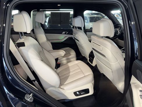 Used 2024 BMW X7 xDrive40i w/ Executive Package AWD/4WD image 12