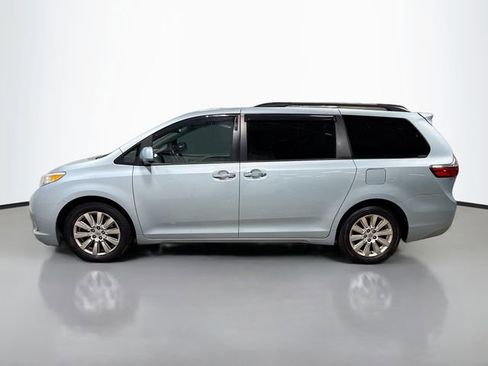 Used 2015 Toyota Sienna XLE Premium image 10