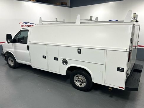 Used 2020 GMC Savana 3500 w/ Power Convenience Package image 3