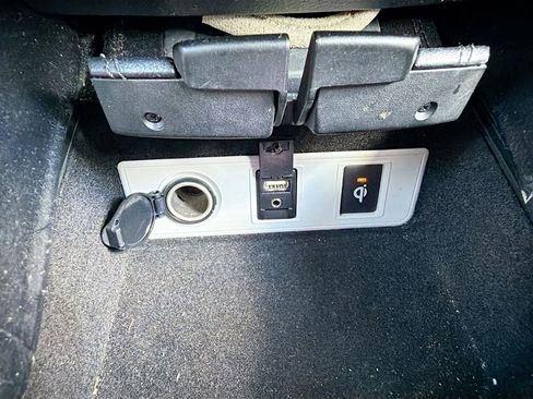 Used 2016 Toyota Avalon Touring FWD image 30