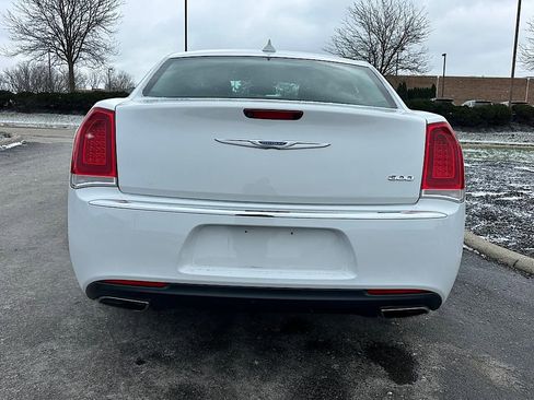 Used 2020 Chrysler 300 Touring L w/ Quick Order Package 2EF image 9