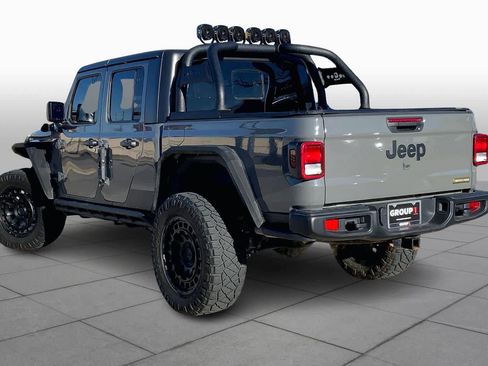 Used 2023 Jeep Gladiator Sport image 11