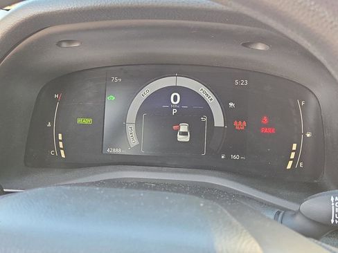 Used 2025 Toyota Camry LE FWD image 24
