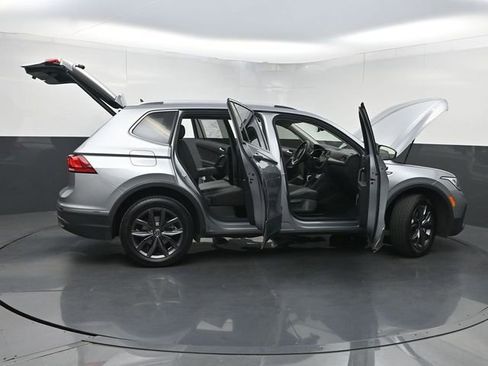 Used 2024 Volkswagen Tiguan SE FWD image 37