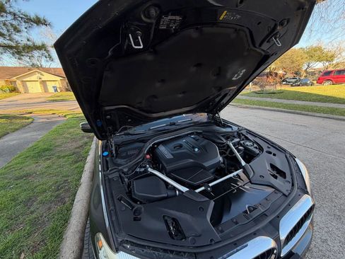 Used 2018 BMW 530i w/ Premium Package image 21