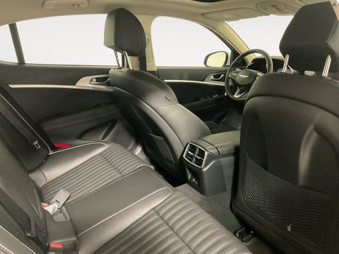 Used 2026 Genesis G70 2.5T Prestige image 13