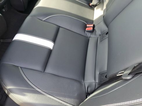 Used 2025 Toyota Camry SE w/ Convenience Package image 15