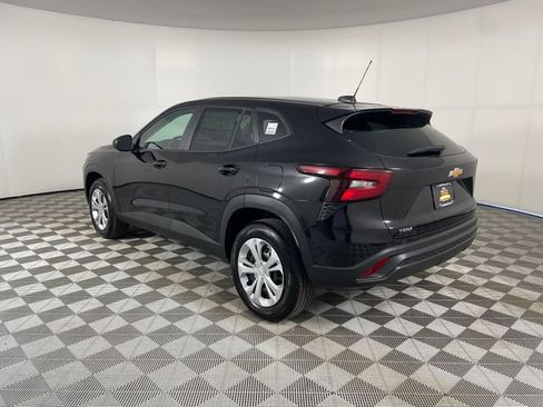 New 2026 Chevrolet Trax LS w/ Driver Confidence Package FWD image 20