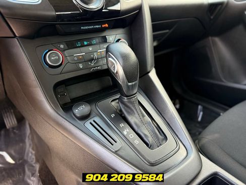 Used 2018 Ford Focus SEL FWD image 16