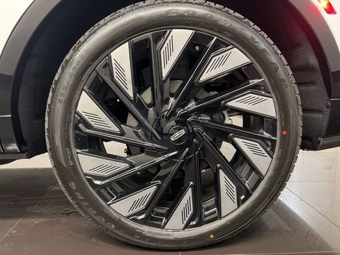 New 2026 Lincoln Nautilus Reserve w/ Jet Appearance Package image 7